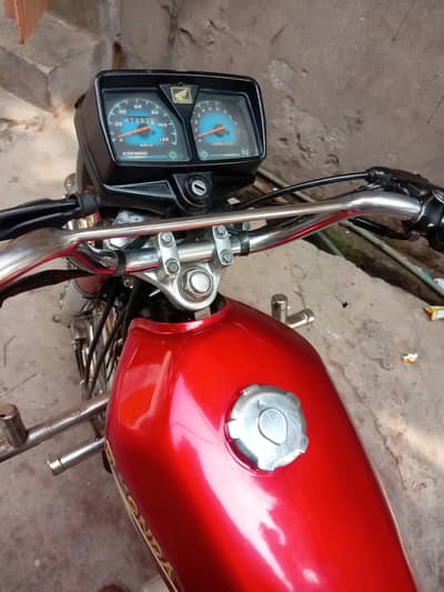 good condition bike enjine bilkul neat clean koi kam nhi howa
