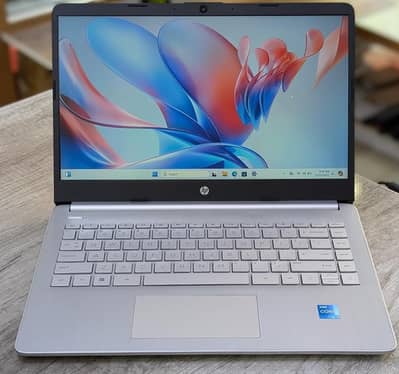 HP Laptop 14-dq5xxx in 10/10 Condition | i3 12th Gen | 8/512 (SSD)