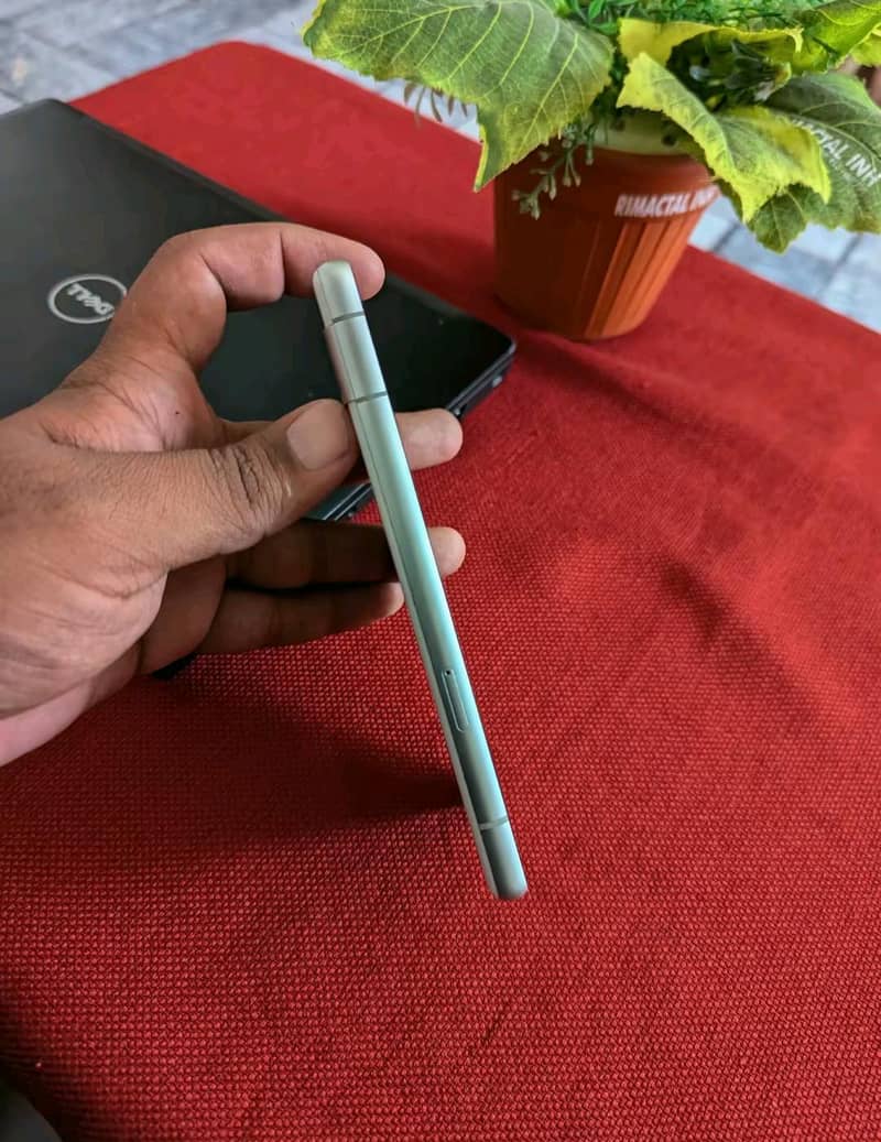 Google Pixel 7a 4