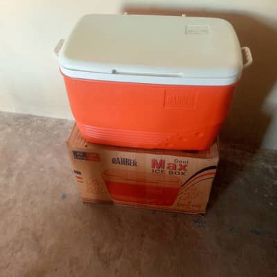 ice box fortable table standby palafelx and glasses spon complete