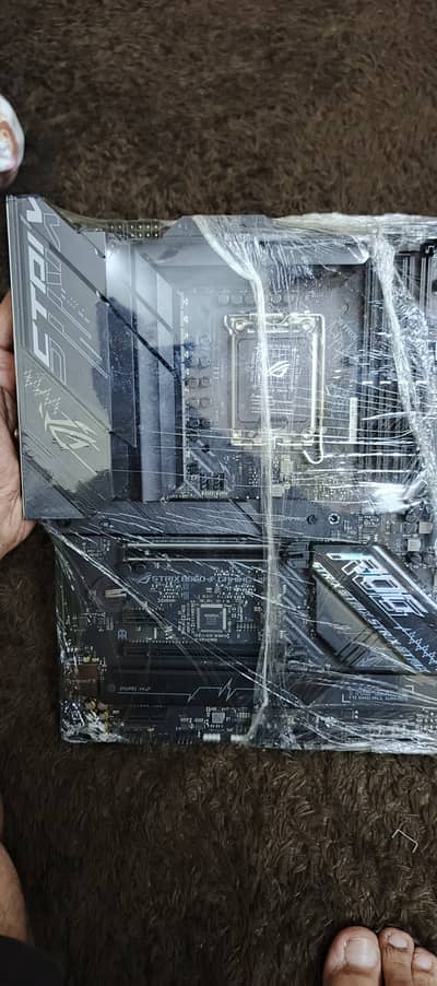 ASUS Rog Strix B660-F gaming Wifi Motherboard in excellent condition