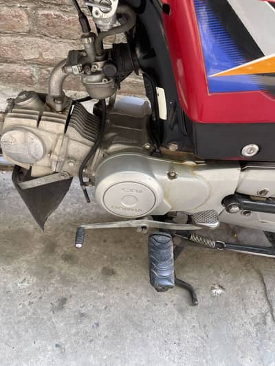 Honda CD 70 2025