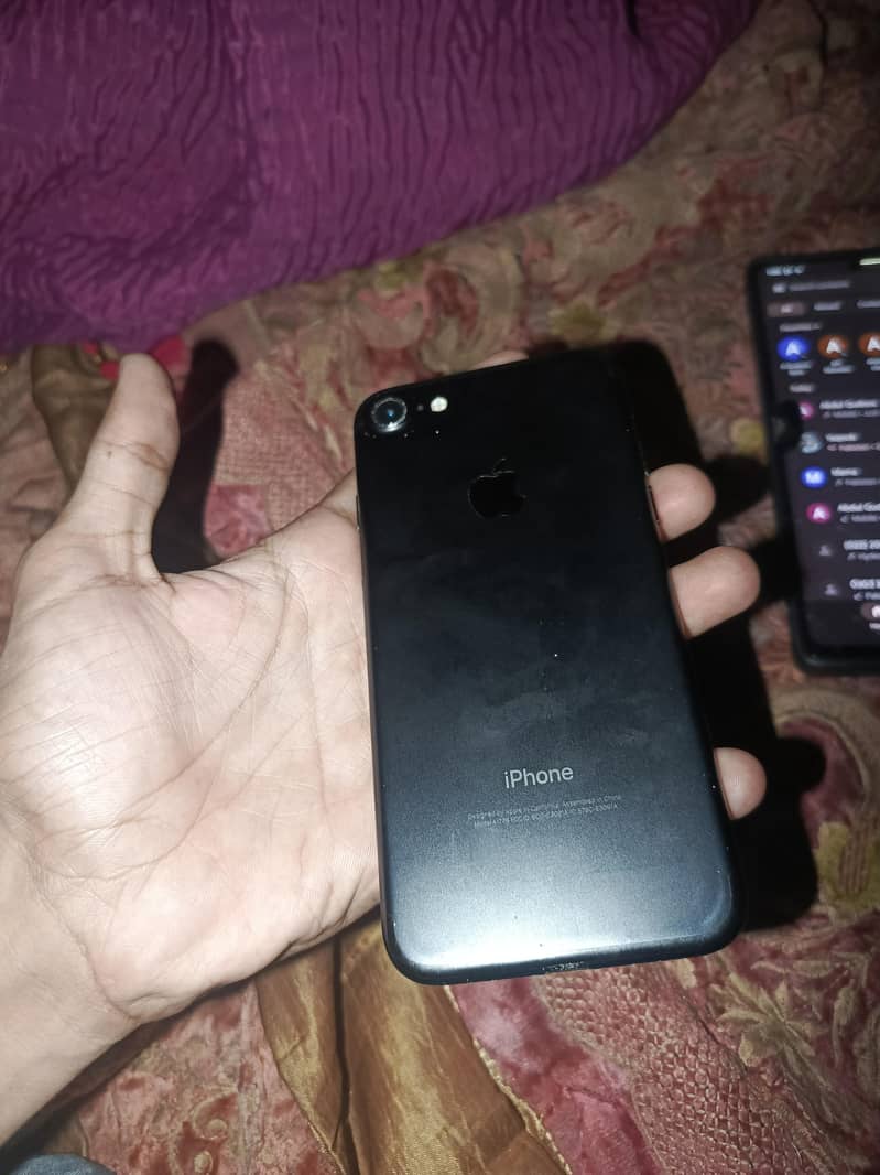 Apple iPhone 7 1