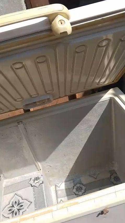 Single Door Deep Freezer – 9/10 Condition 2