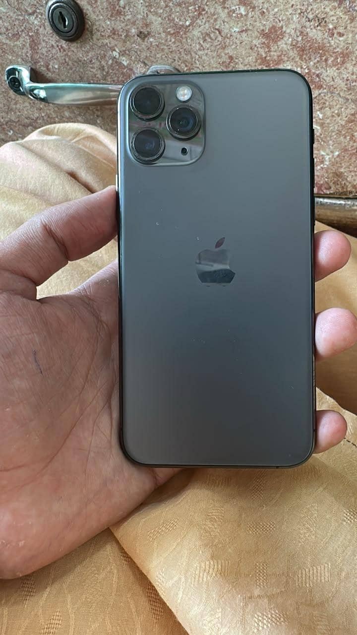 Apple iPhone 11 Pro 1
