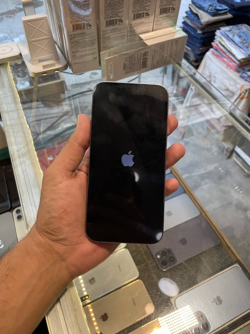Apple iPhone 14 Pro Max 0