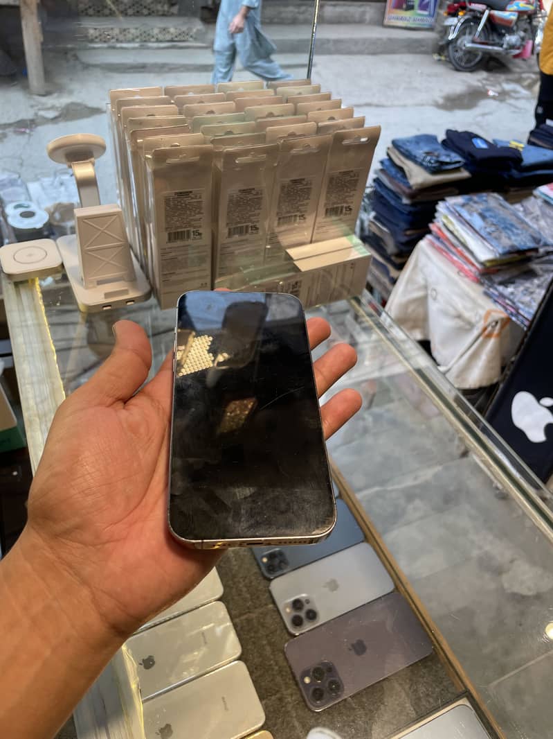 Apple iPhone 14 Pro Max 2