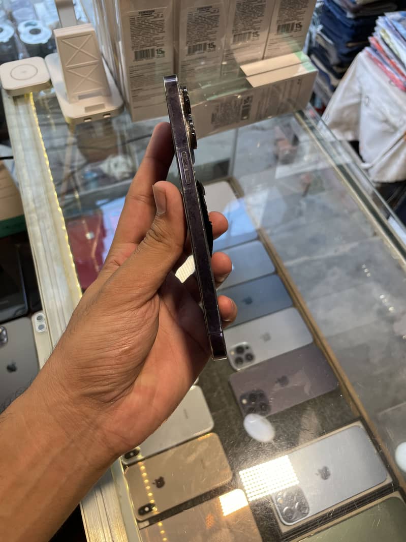 Apple iPhone 14 Pro Max 4