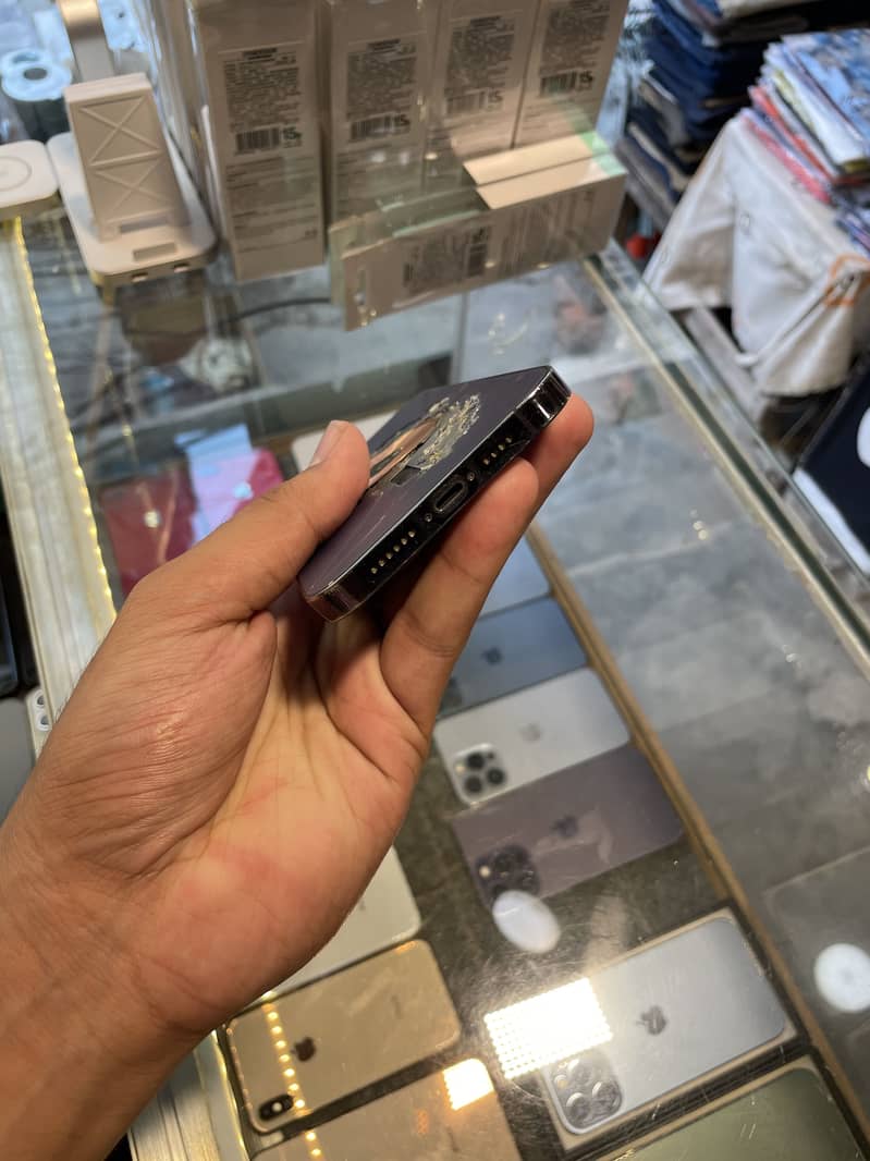 Apple iPhone 14 Pro Max 6