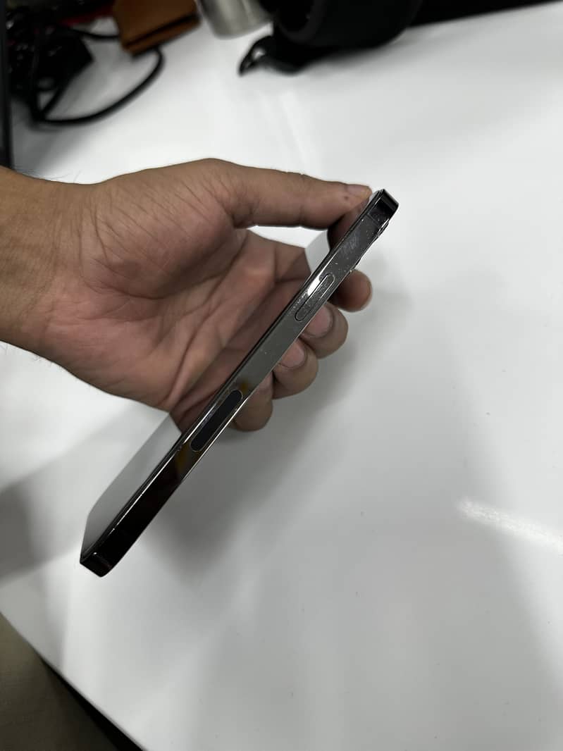 Apple iPhone 12 Pro 3