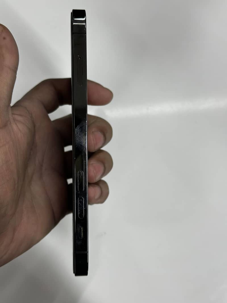 Apple iPhone 12 Pro 4