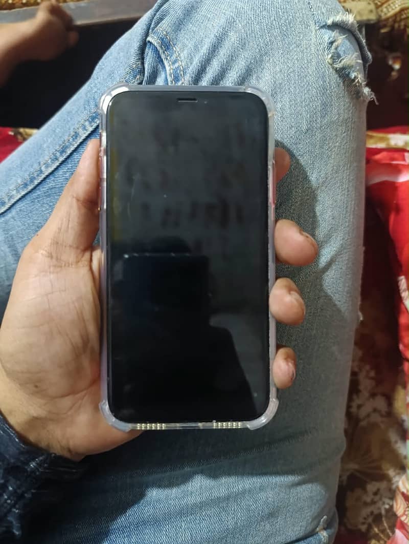 Apple iPhone XR 0