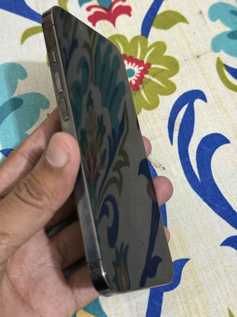 Apple iPhone 13 Pro 1