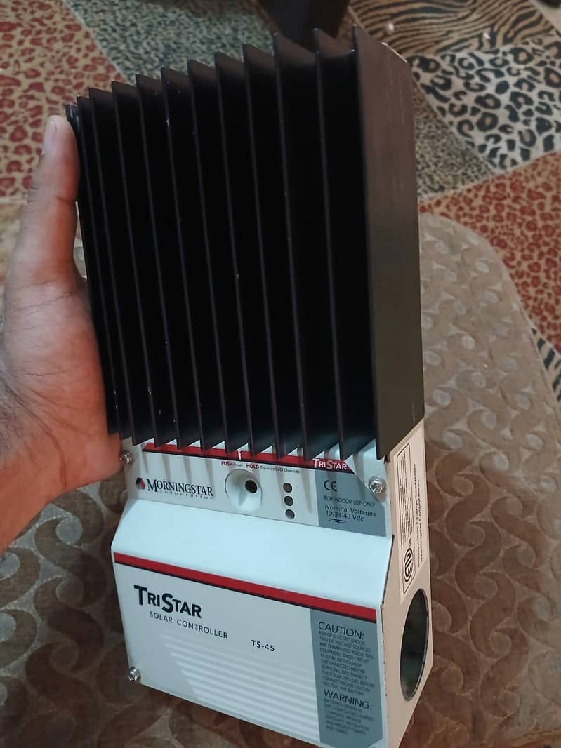 Lithium Battery Solar charge controller MPPT 4