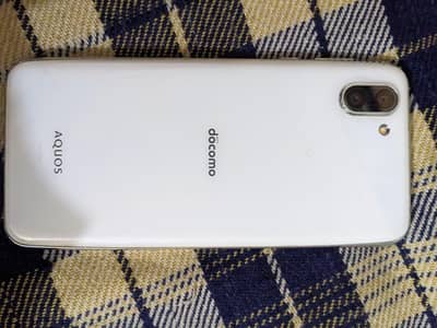 Sharp Aquos R2
