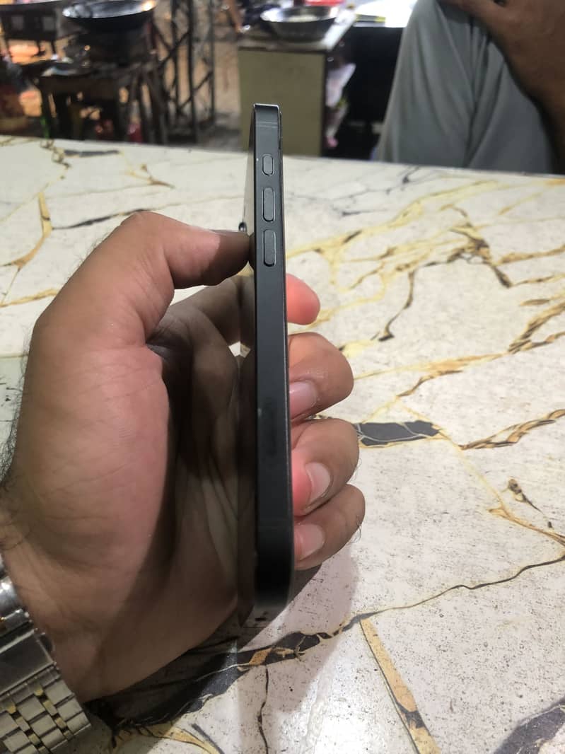 Apple iPhone 17e 2