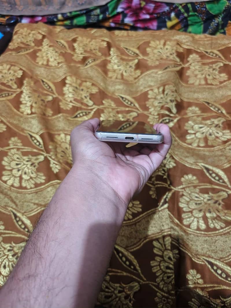 Google Pixel 8 3