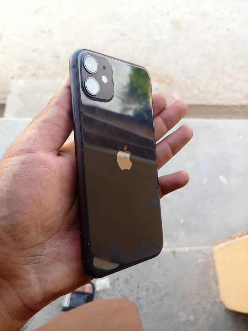 Apple iPhone 11 3