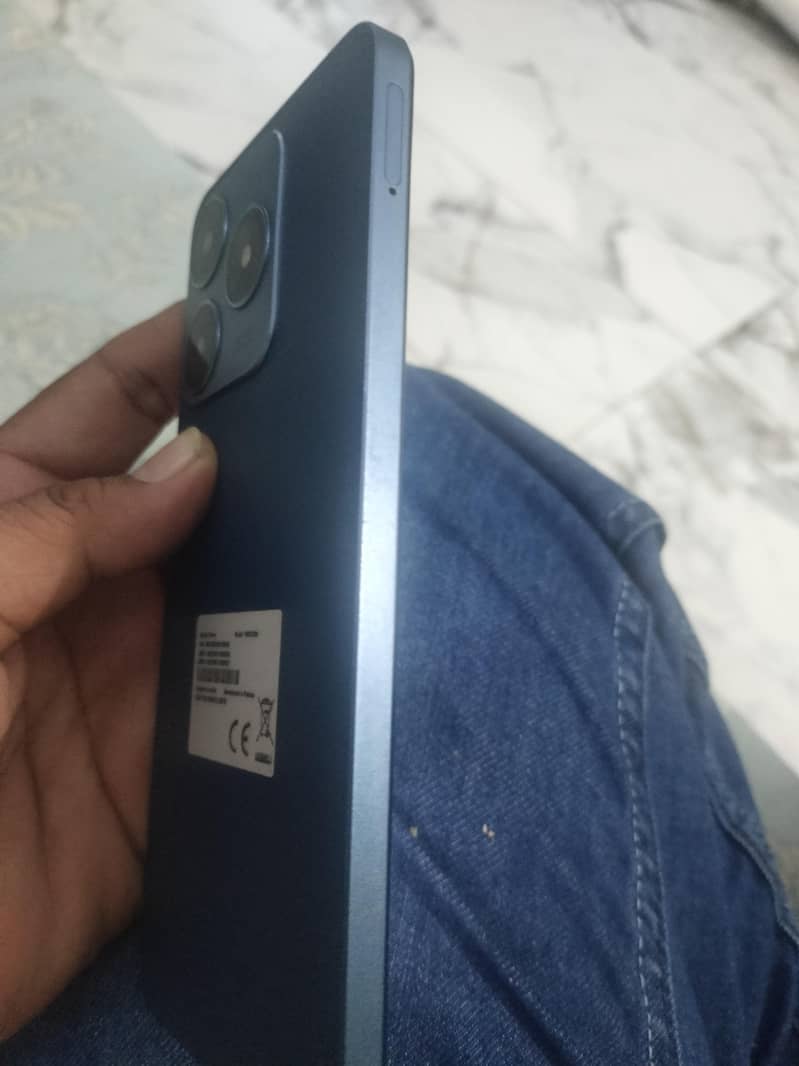 Realme C63 1