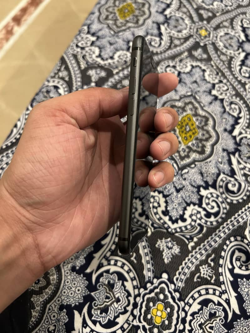 Apple iPhone 8 2