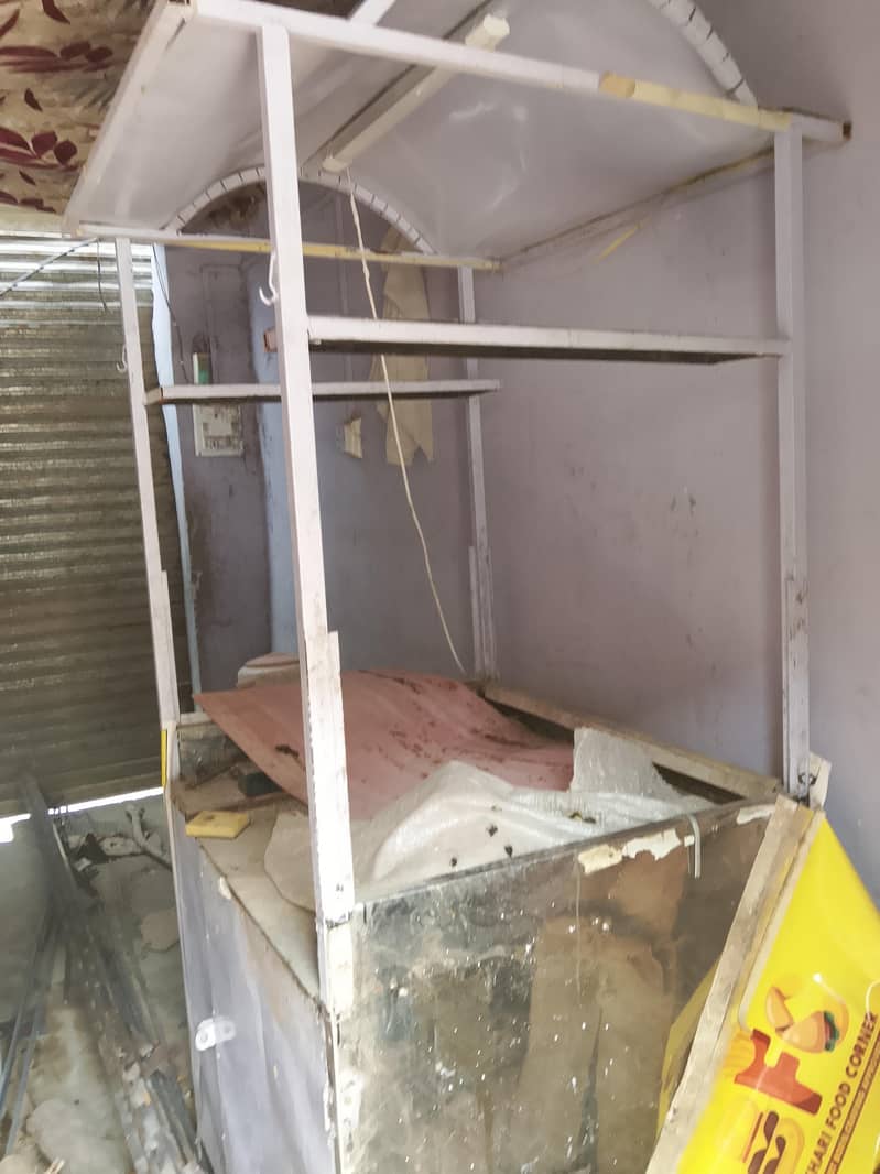 فرائر اور برگر شوارمال کا کاؤنٹر 2