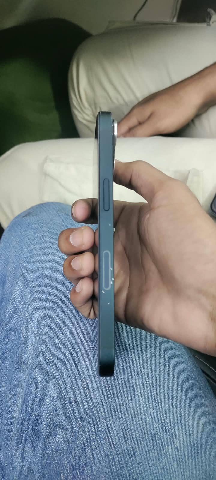 Apple iPhone 13 mini 4