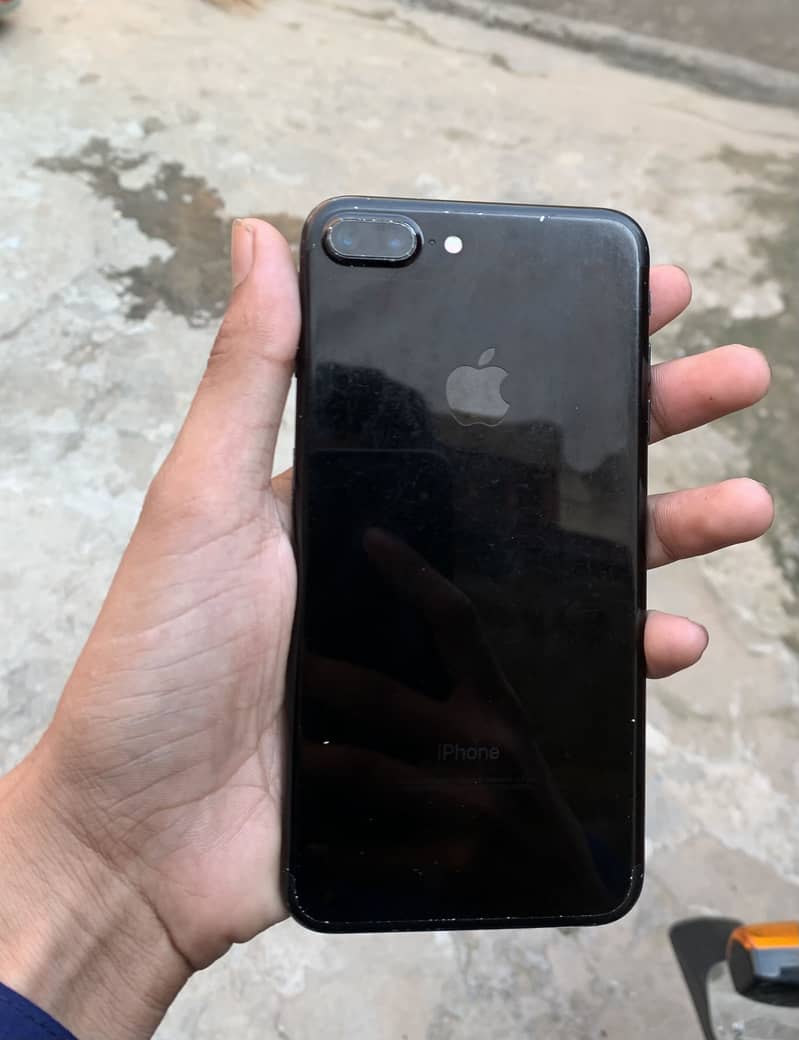 Apple iPhone 7 Plus 3