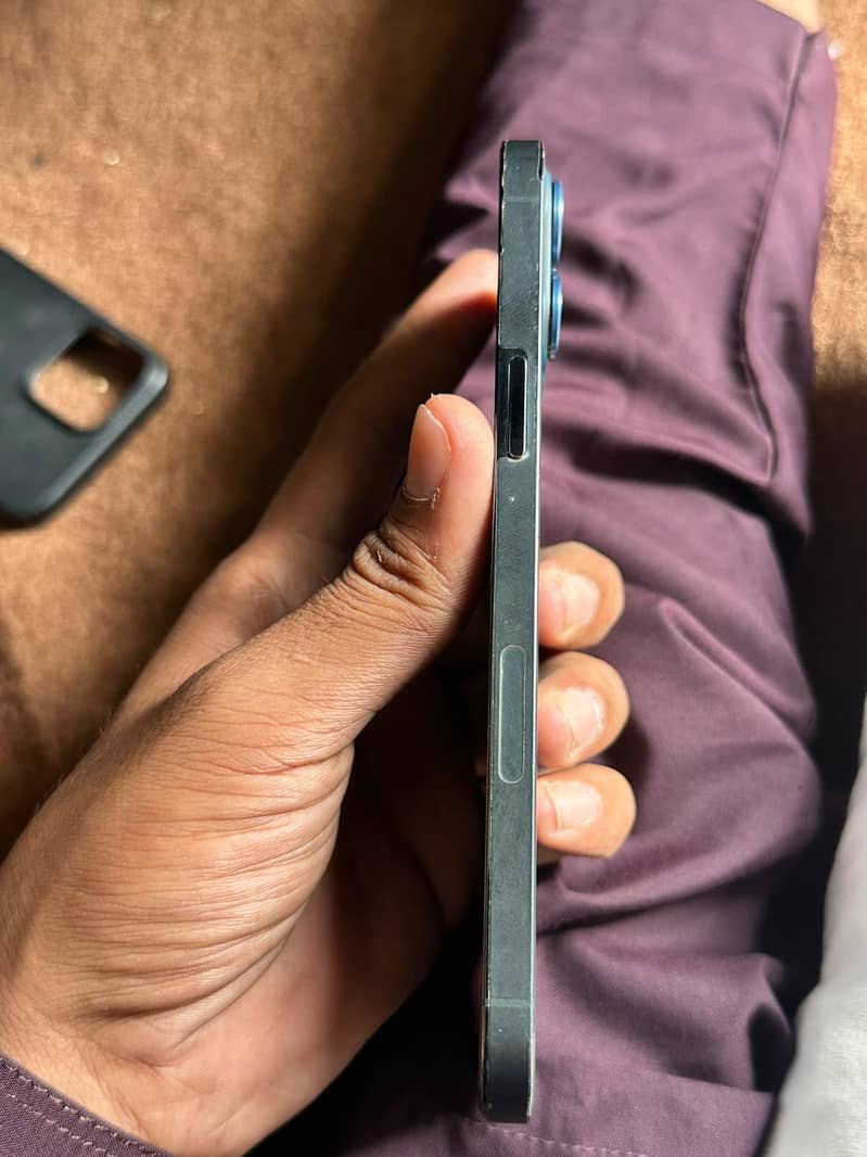 Apple iPhone 12 Pro Max 3