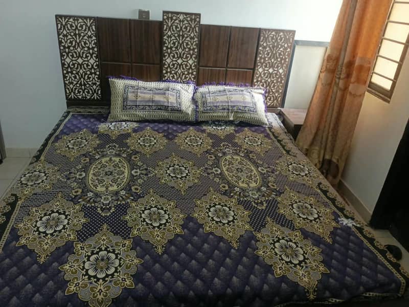 King bed 0
