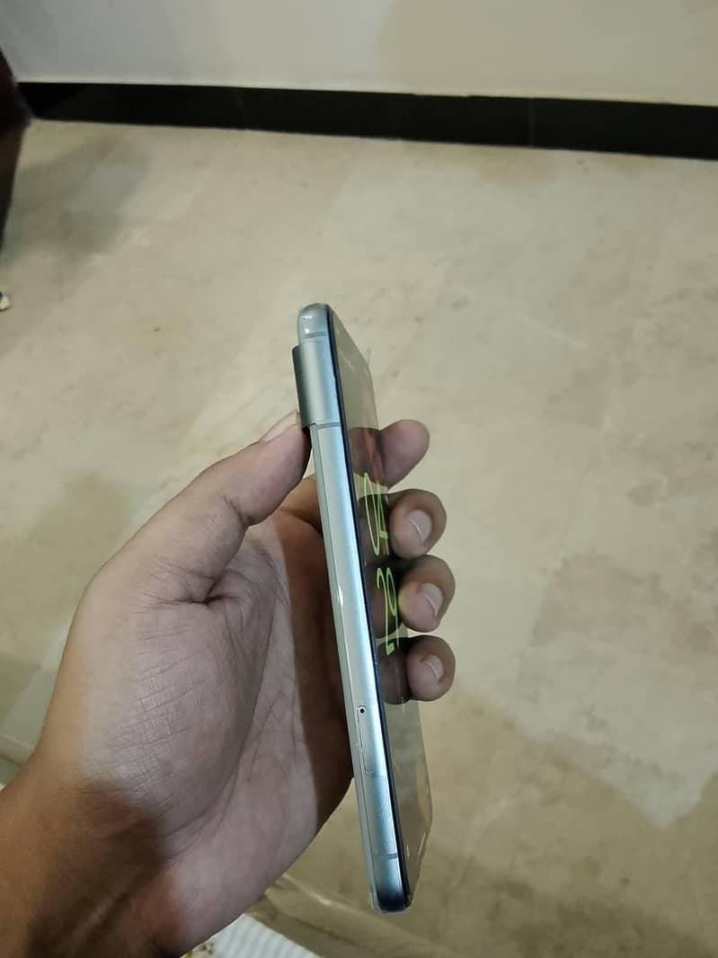 Google Pixel 8 3