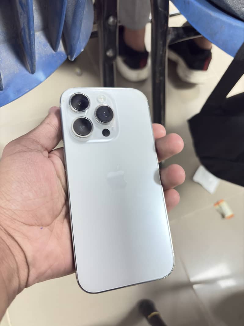 Apple iPhone 14 Pro 0
