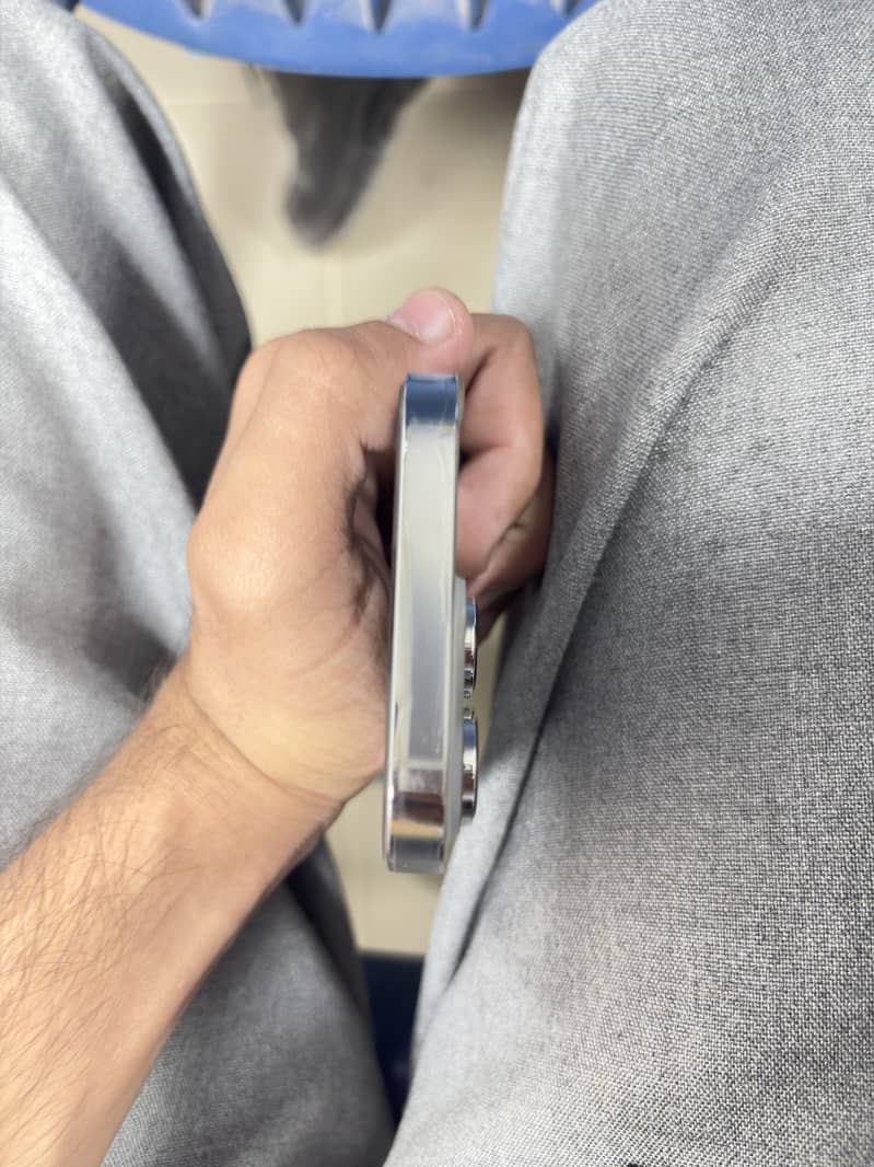 Apple iPhone 14 Pro 8