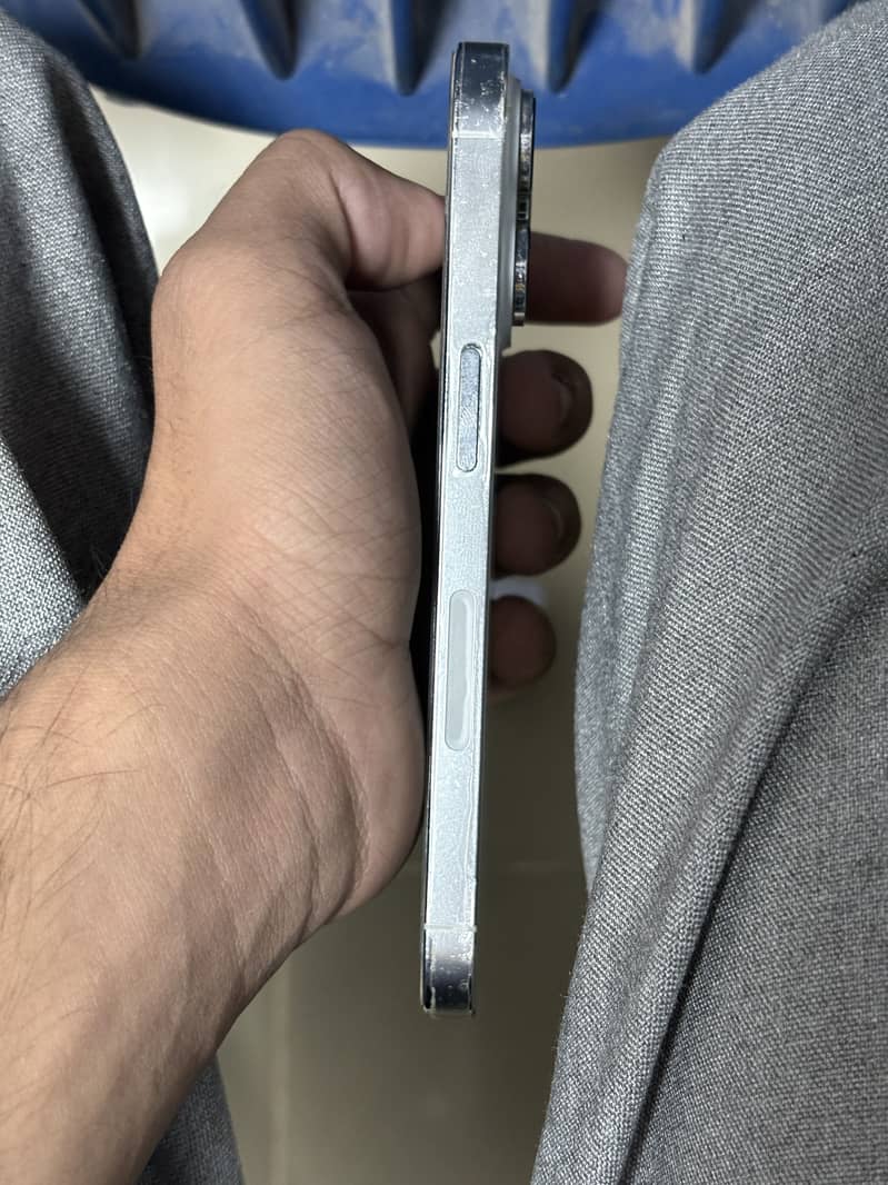 Apple iPhone 14 Pro 11