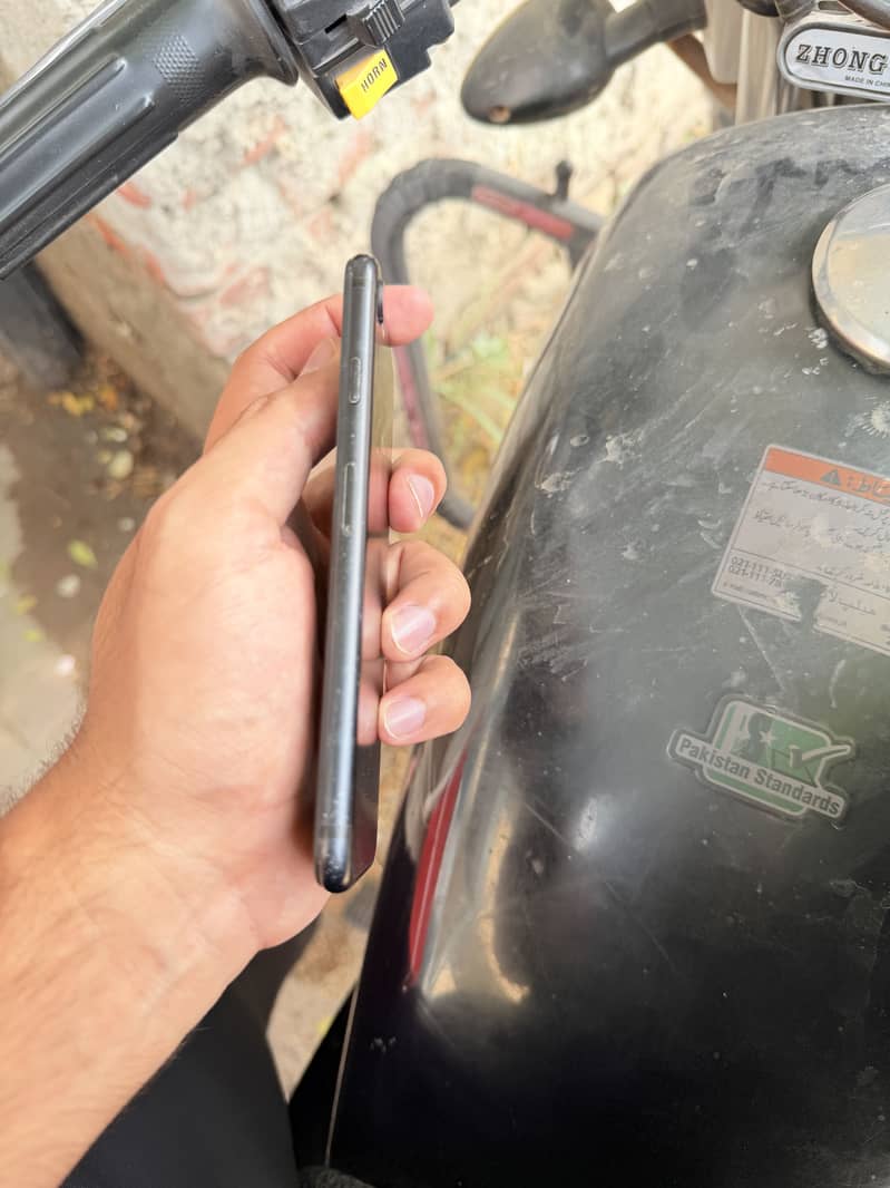 Apple iPhone 7 1