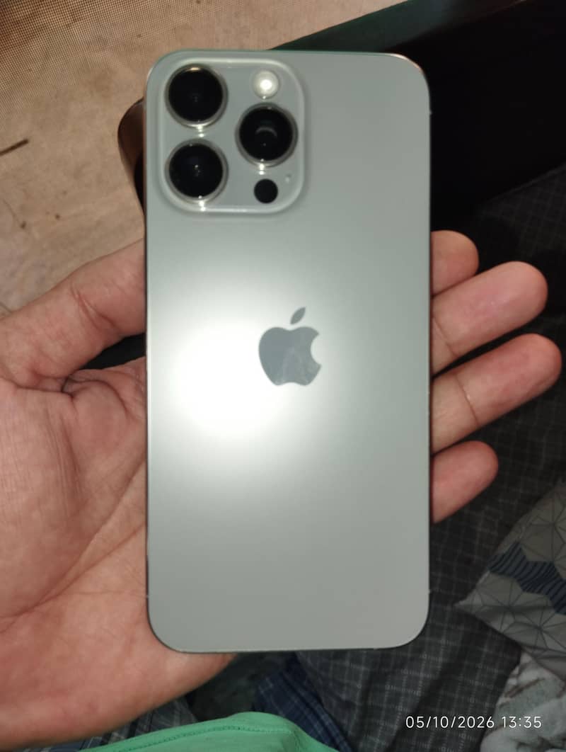 Apple iPhone 15 Pro Max 0