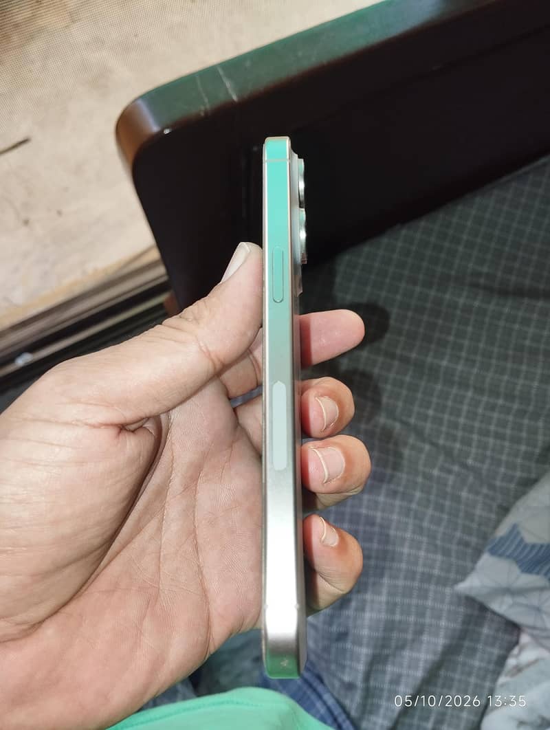 Apple iPhone 15 Pro Max 3