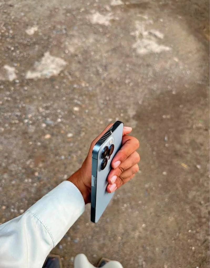 Apple iPhone 13 Pro 1