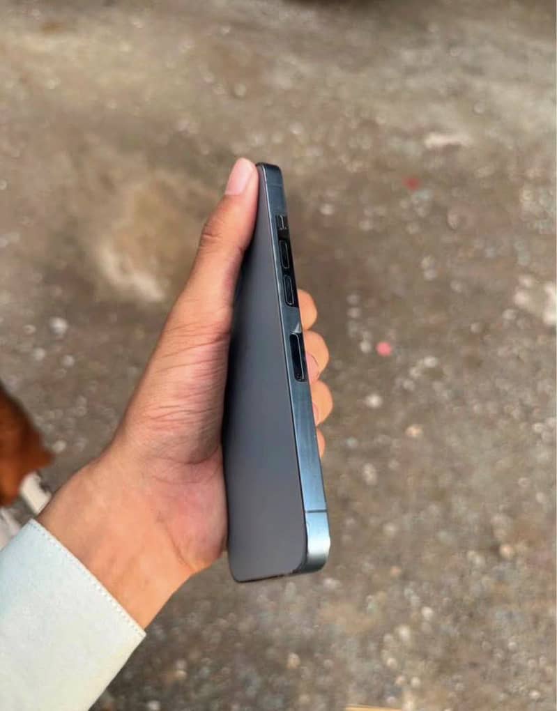 Apple iPhone 13 Pro 2