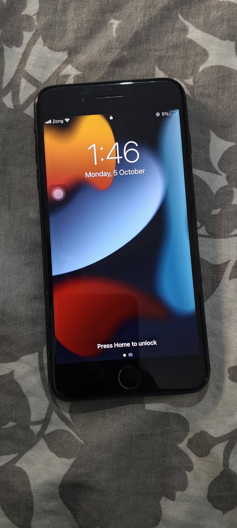 Apple iPhone 7 plus 0