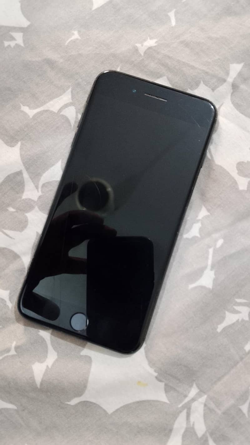 Apple iPhone 7 plus 1