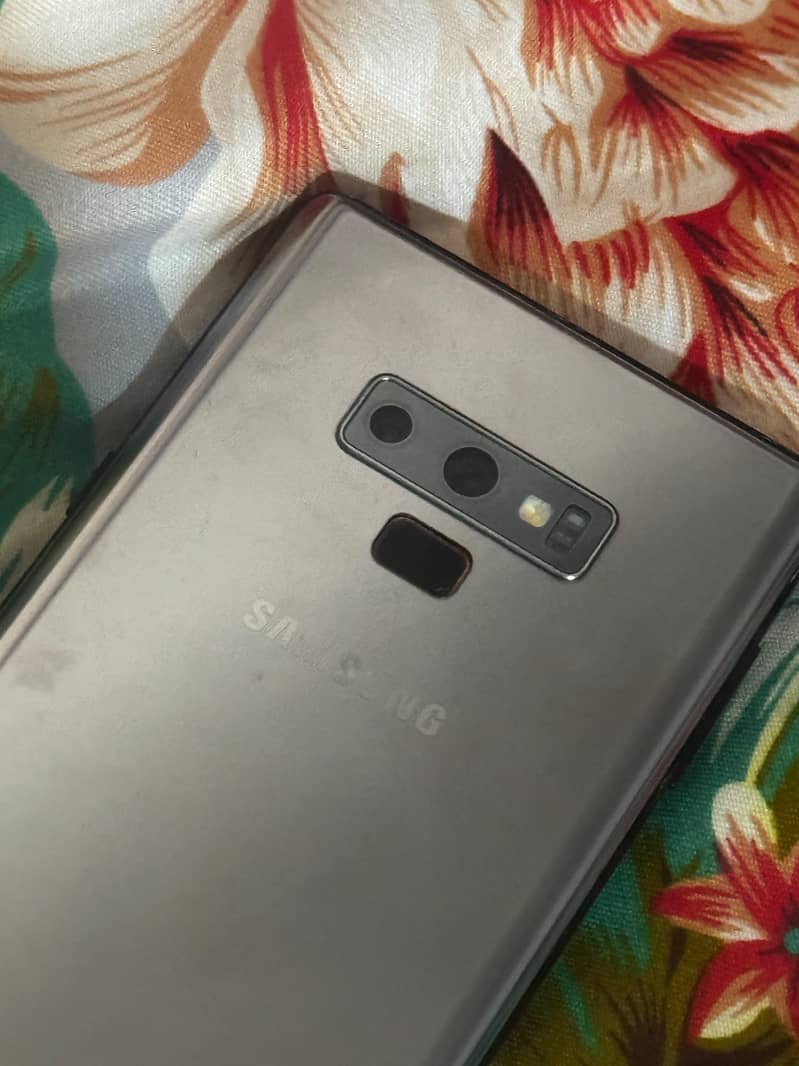 Samsung Mobile Note 9 1