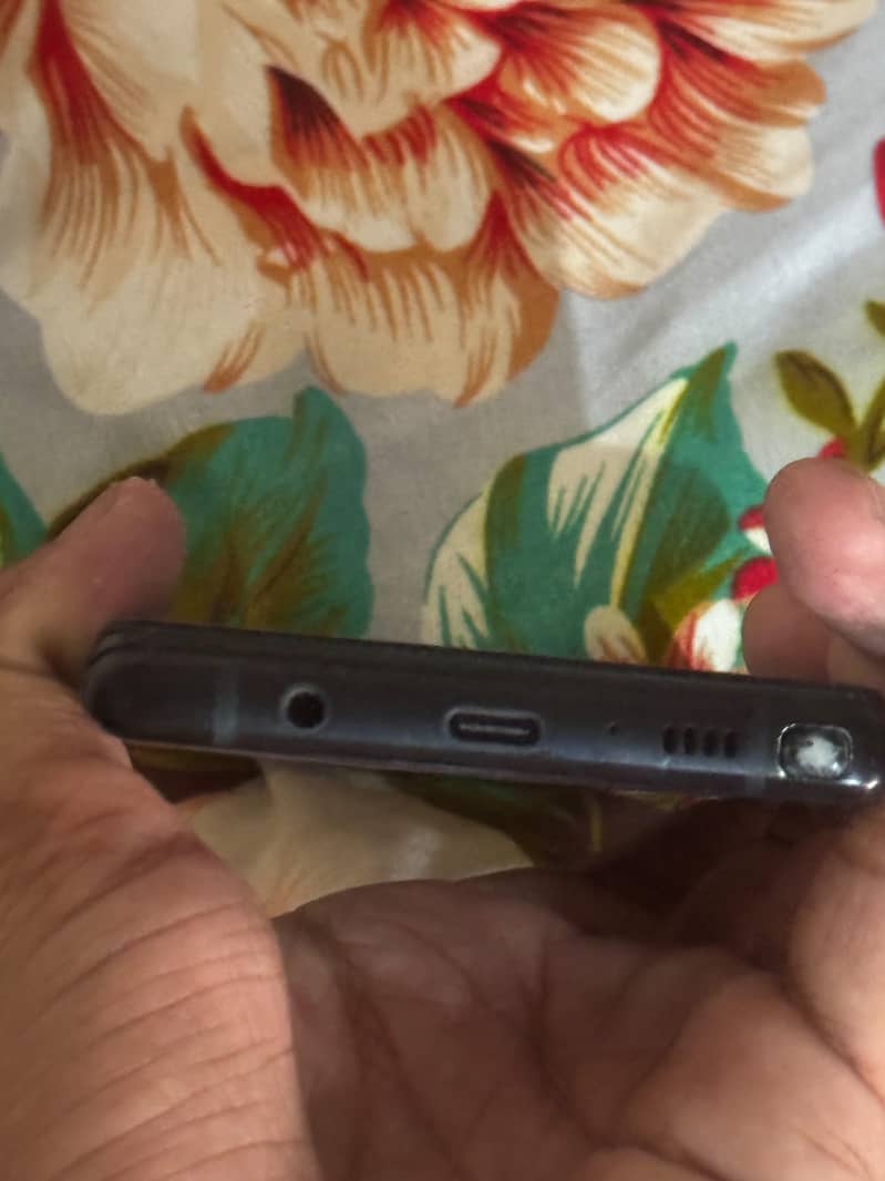 Samsung Mobile Note 9 4