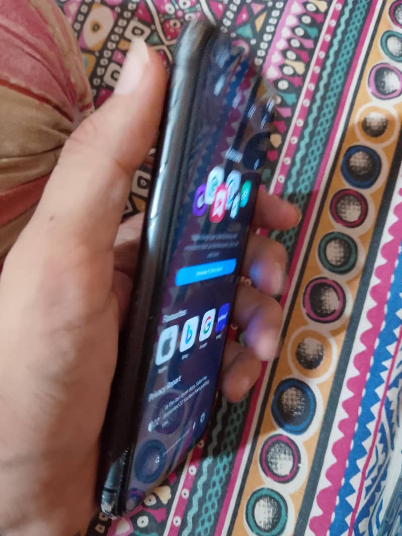 Apple iPhone 11 3