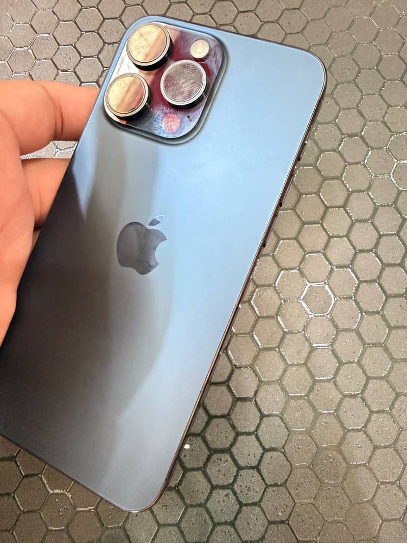 Apple iPhone 15 Pro Max 3