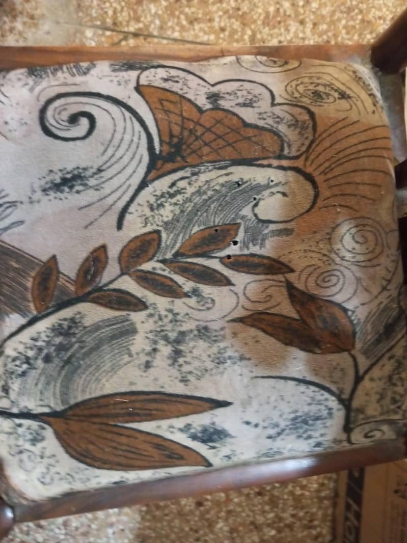 Dining table 4