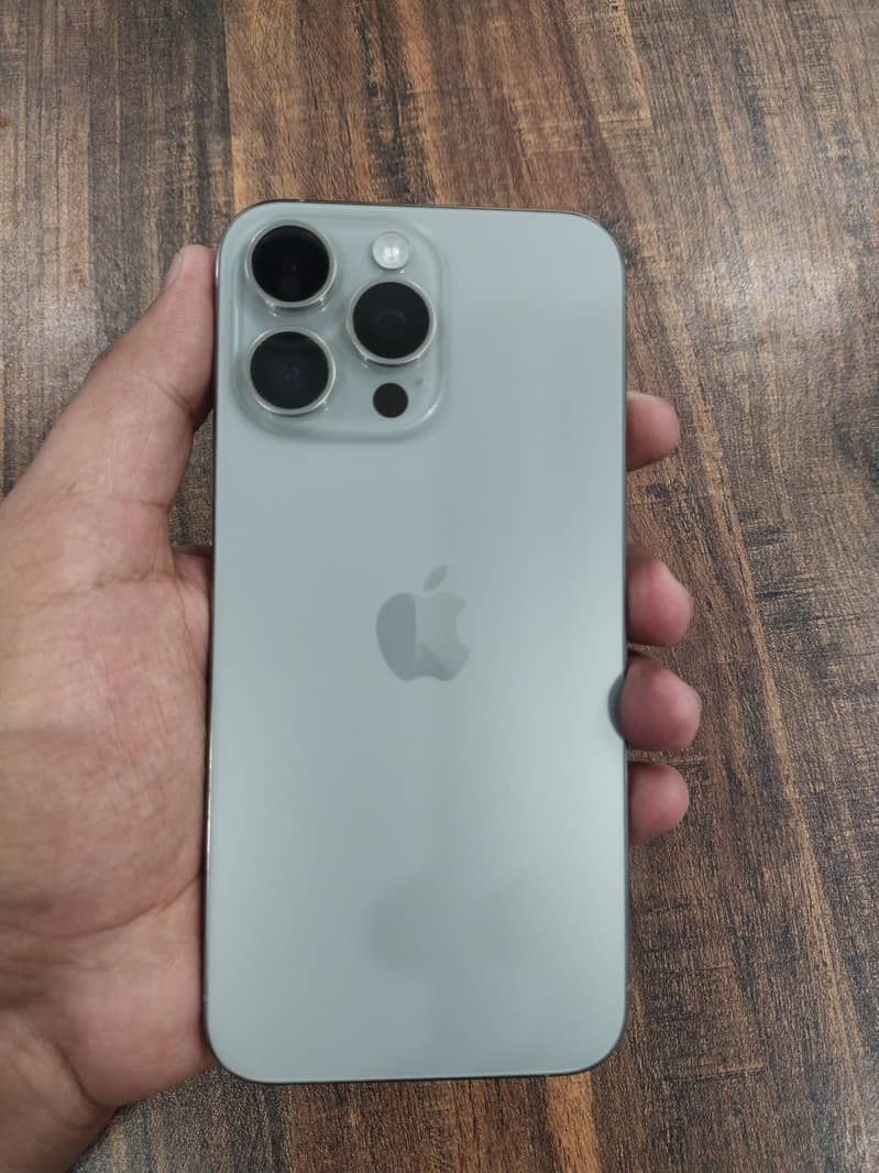 Apple iPhone 15 Pro Max 0