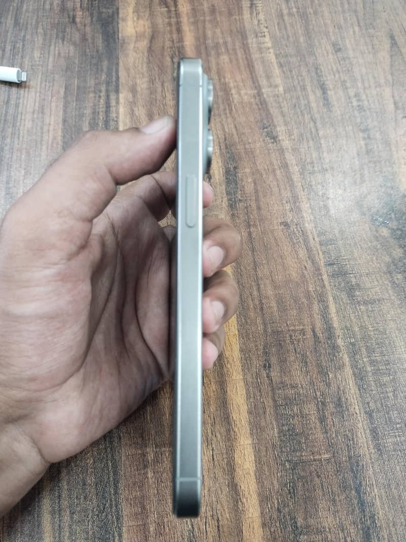 Apple iPhone 15 Pro Max 1