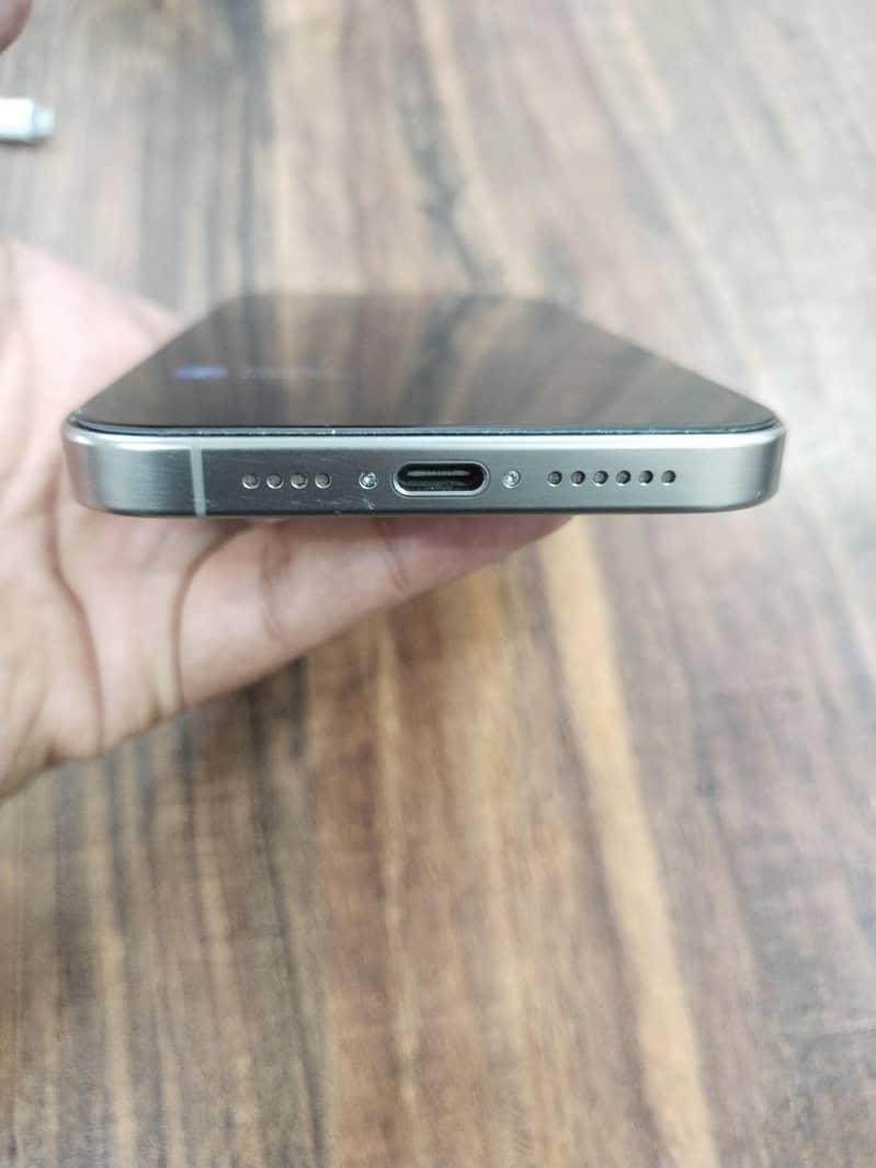 Apple iPhone 15 Pro Max 3