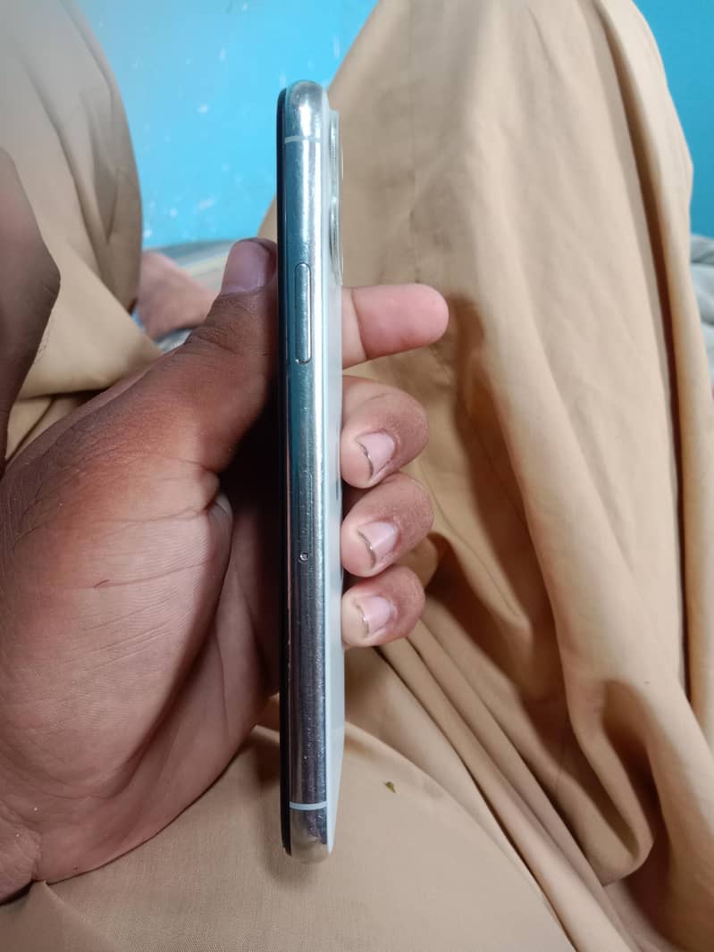 Apple iPhone 11 Pro 0