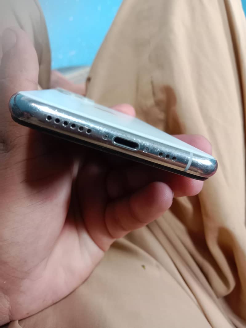 Apple iPhone 11 Pro 1